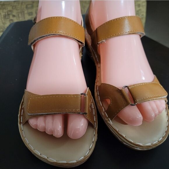 BRAND NEW BROWN OPEN TOE OPEN BACK STRAP SANDALS - Picture 10 of 16
